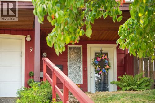 9 Morgan Pl, Nanaimo, BC, V9T5B8 | Card Image