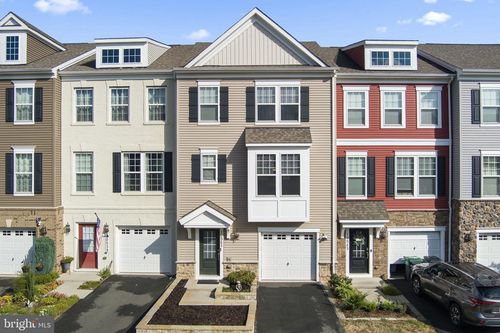 10541 Hinton Way, MANASSAS, VA, 20112-2444 | Card Image