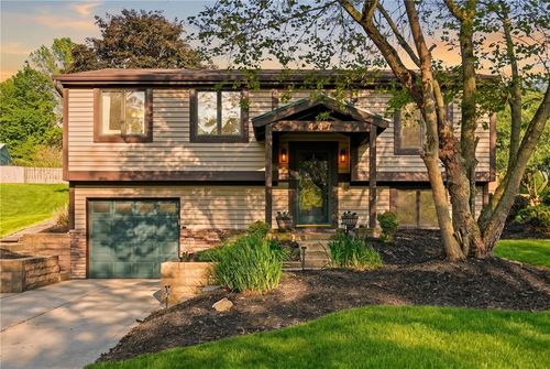 447 Partridge Run Rd, Gibsonia, PA, 15044-7930 | Card Image