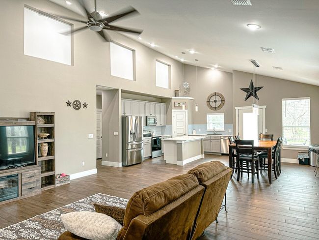 Living Room - quiet ceramic tiles | Image 10