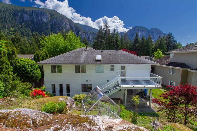 40038 Plateau Drive, House other with 5 bedrooms, 3 bathrooms and 8 parking in Squamish BC | Image 5