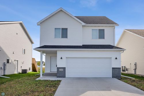 2549 Fulton Loop S, Fargo, ND, 58104-2901 | Card Image