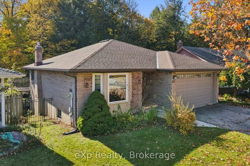 81 Sabrina Cres, Kitchener, ON, N2P1Y7 | Card Image