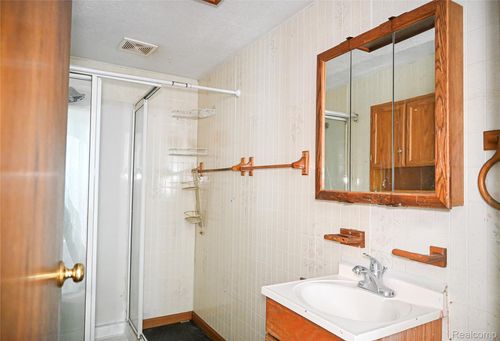 147 Charles St, River Rouge, MI, 48218-1113 | Card Image