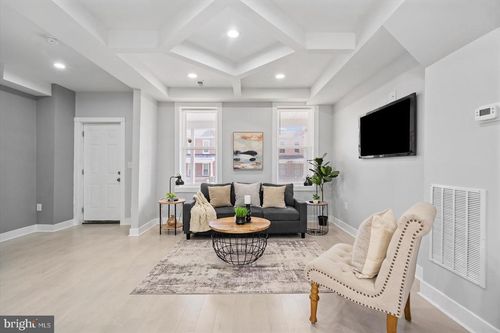 2044 Ruxton Ave, BALTIMORE, MD, 21216-3215 | Card Image