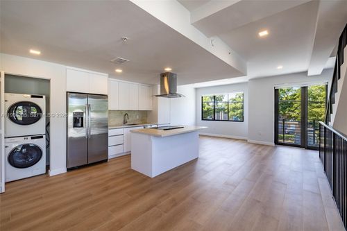 401-1376 Sw 4th St, Miami, FL, 33135-2308 | Card Image