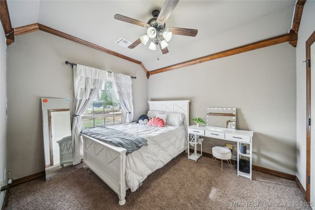 4th bedroom or office, 1st level | Image 15