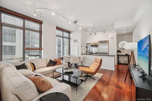 apt-4b-25 City Pl, White Plains, NY, 10601-3356 | Card Image