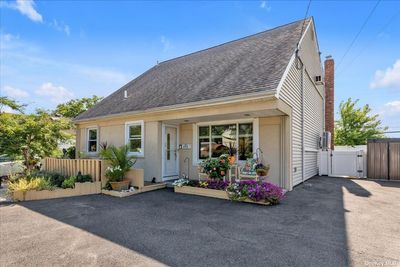 187 Nassau Lane, House other with 4 bedrooms, 2 bathrooms and null parking in Island Park NY | Image 1