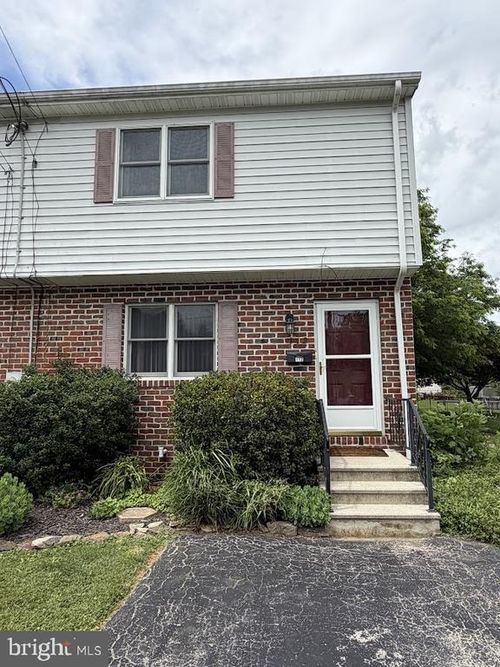 112 Charles Ave, HANOVER, PA, 17331-3335 | Card Image