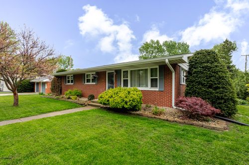 401 S 15th St, Chesterton, IN, 46304-2027 | Card Image
