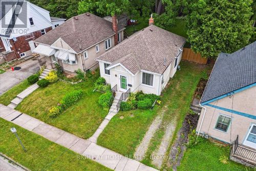 223 Broadway Avenue, Hamilton (Ainslie Wood), ON, L8S2W5 | Card Image