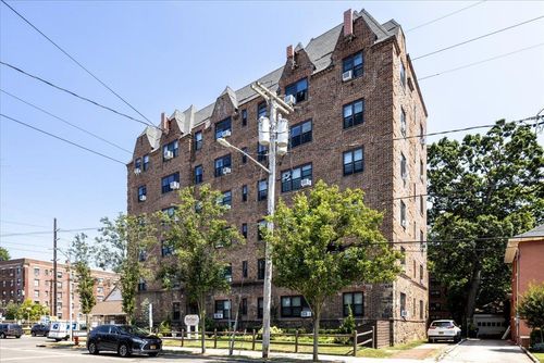 apt-2e-141 Wyckoff Pl, Woodmere, NY, 11598-2116 | Card Image