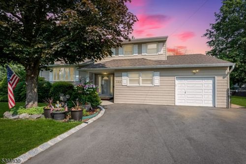 144 Acorn Dr, Clark, NJ, 07066-2116 | Card Image