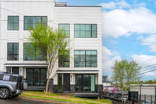 400 36th Ave N, Nashville, TN, 37209-3818 | Card Image