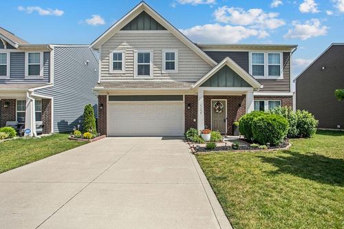 7492 Winding Path Court, Canal Winchester, OH, 43110 | Card Image