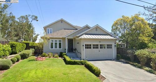 764 Hillcrest Dr, Redwood City, CA, 94062-3036 | Card Image