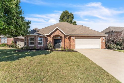 5703 W Casey Dr, Rogers, AR, 72758-8150 | Card Image