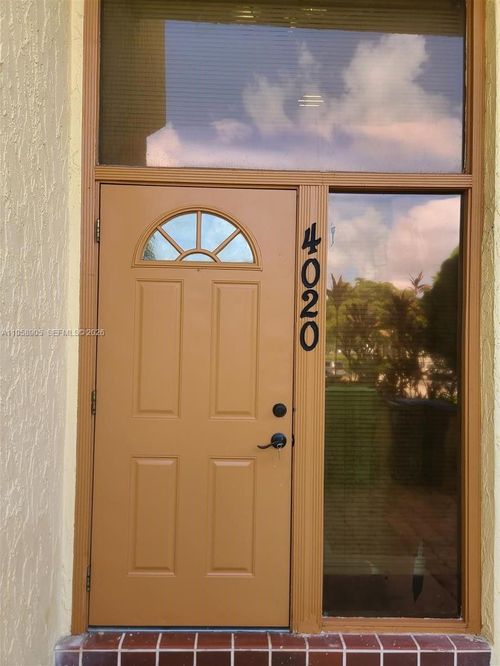 4020 Del Rio Way, Sunrise, FL, 33351-6312 | Card Image