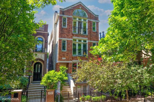 2-1717 W Nelson St, Chicago, IL, 60657-3028 | Card Image