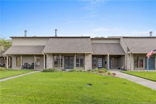 690 Lakewood Dr, Lake Charles, LA, 70605-2763 | Card Image