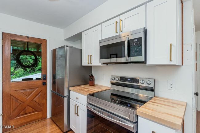 1106 Eagle Pointe Way, House other with 1 bedrooms, 2 bathrooms and null parking in Pigeon Forge TN | Image 6