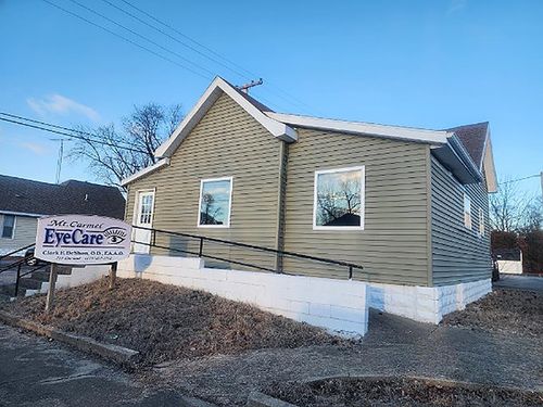 715 Chestnut St, Mount Carmel, IL, 62863-1454 | Card Image