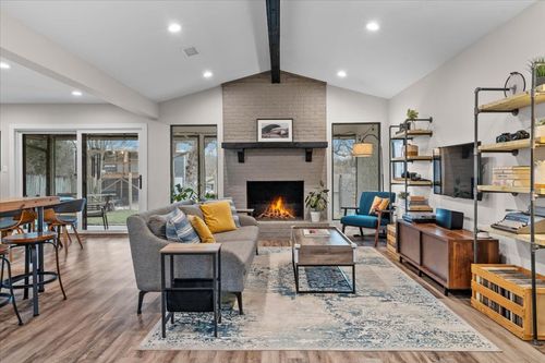 a-3010 Burleson Rd, Austin, TX, 78741-7217 | Card Image