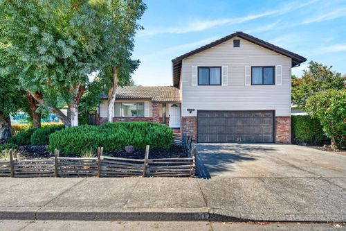 100 Roan Ct, Cloverdale, CA, 95425 | Card Image