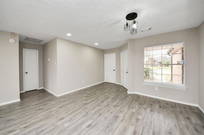 4915 Pecan Grove Dr, House other with 3 bedrooms, 2 bathrooms and 2 parking in Pearland TX | Image 4