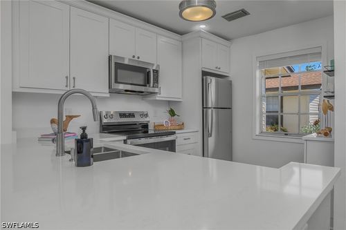 1071-1071 Pine Isle Ln, NAPLES, FL, 34112-6181 | Card Image