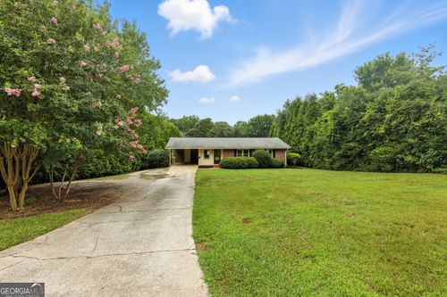 64 Forrest Dr, Lavonia, GA, 30553-4316 | Card Image