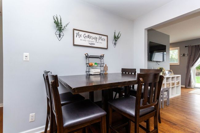 dining | Image 10