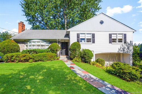 28 Durham Rd, White Plains, NY, 10605-4514 | Card Image