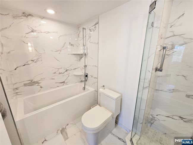 PH-6 - 1077 River Rd, House attached with 1 bedrooms, 2 bathrooms and null parking in Edgewater NJ | Image 17