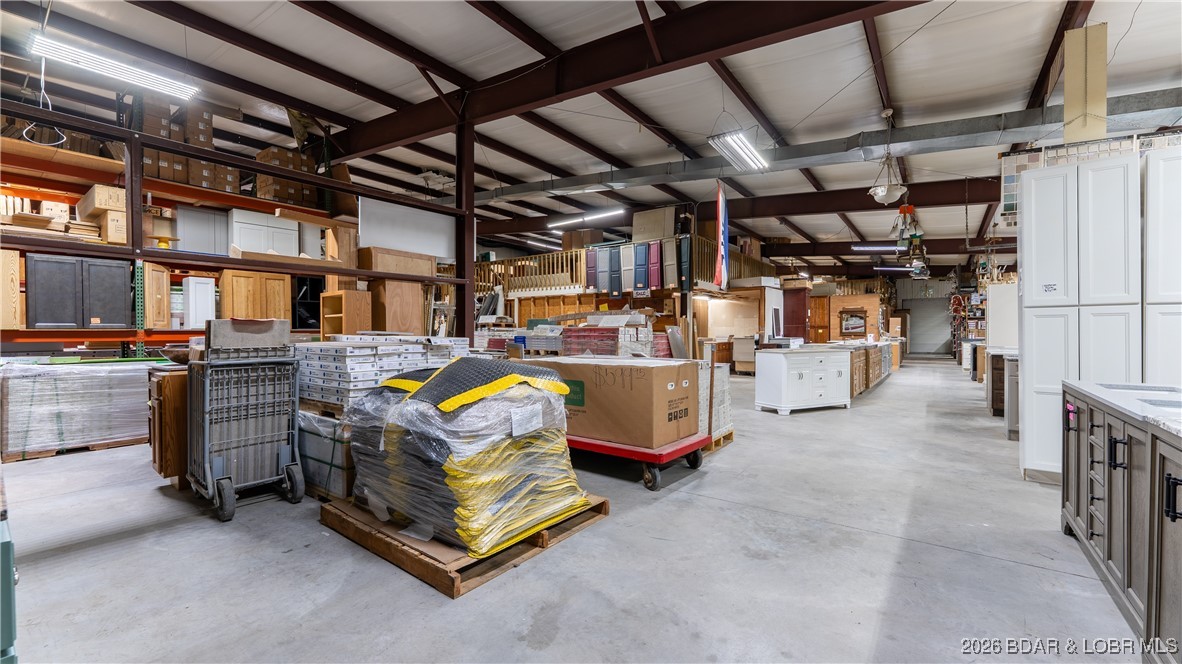 Commercial Sale in Lebanon 5