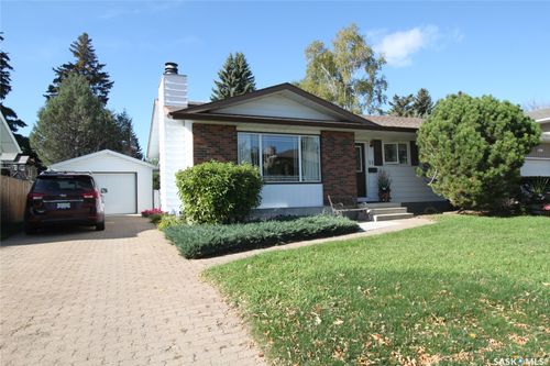 15 Schwager Crescent, Saskatoon, SK, S7H5C1 | Card Image