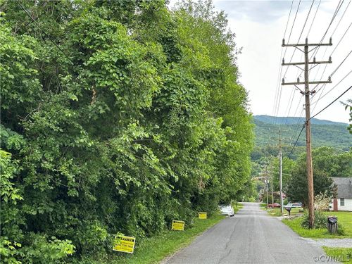 220 Bridge St, Buchanan, VA, 24066-2602 | Card Image