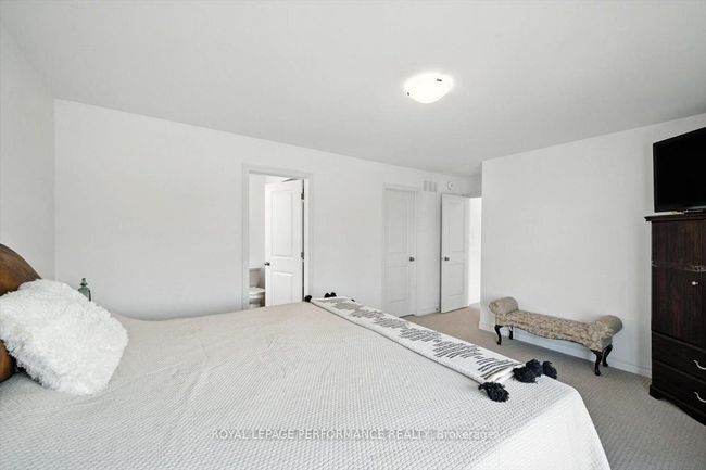 665 Cordelette Cir, House attached with 3 bedrooms, 3 bathrooms and 4 parking in Orleans ON | Image 24