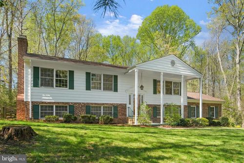 8118 Whitting Dr, MANASSAS, VA, 20112-4726 | Card Image