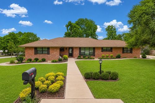 408 W Tom Green St, Brenham, TX, 77833-4548 | Card Image