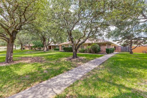 811 Saint Paul Ct, Richardson, TX, 75080-7305 | Card Image