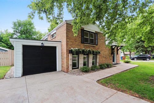 735 Carver Lane, MENASHA, WI, 54952 | Card Image