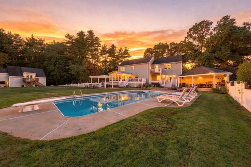 15 Smith Corner Rd, Plaistow, NH, 03865-2331 | Card Image