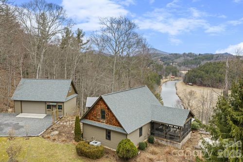 560 Falcon Ridge Dr, West Jefferson, NC, 28694-8076 | Card Image