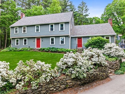 29 Pond St, Hopkinton, MA, 01748-1605 | Card Image
