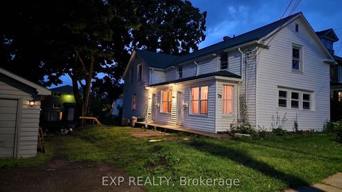 {{alt}} | Card Image