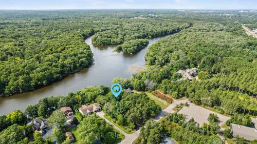 2011 River Bend Rd, PLOVER, WI, 54467-2729 | Card Image