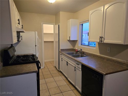 2-1724 Breckenwood Ct, Las Vegas, NV, 89115-3644 | Card Image