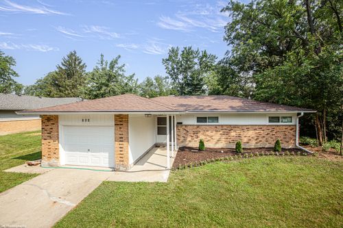 560 Lakewood Boulevard, Park Forest, IL, 60466 | Card Image